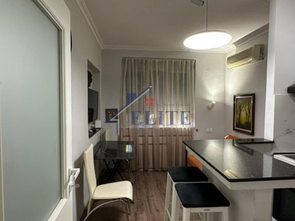 Tirane, jepet me qera apartament 1+1 Kati 1, 55 m² 550 € (Xhamia e Tabakeve)