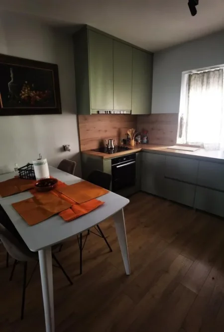 Tirane, jepet me qera apartament 2+1+Ballkon Kati 2, 90 m² 600 € 