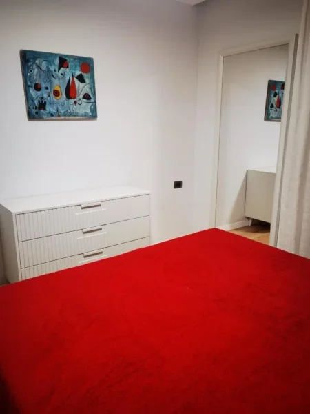 Tirane, jepet me qera apartament 2+1+Ballkon Kati 2, 90 m² 600 € 