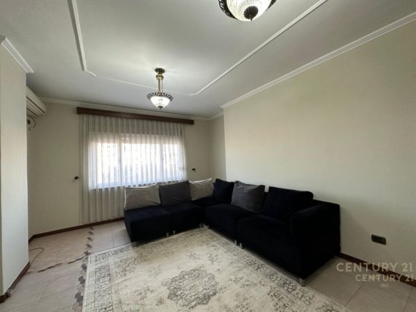 Tirane, shitet apartament 3+1+Aneks+Ballkon Kati 3, 138 m² 295.000 € (Bulevardi Zogu i Pare)