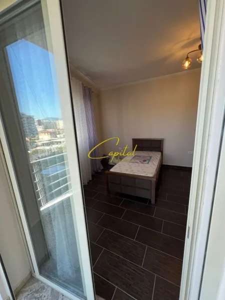 Tirane, jepet me qera apartament 2+1 Kati 4, 118 m² 450 € (YZBERISHT)