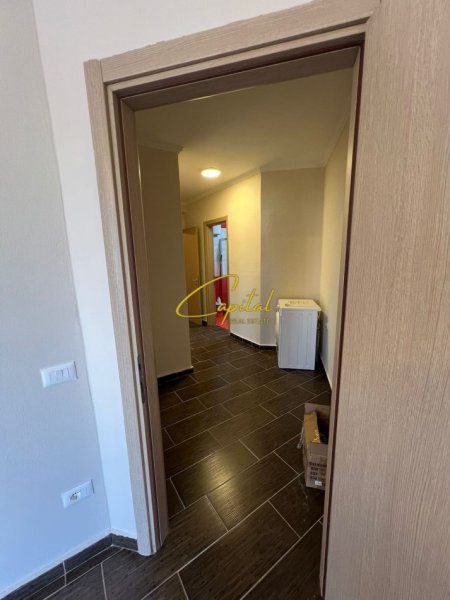 Tirane, jepet me qera apartament 2+1 Kati 4, 118 m² 450 € (YZBERISHT)