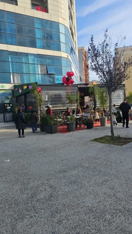 Vlore, shes Shitet Tende Pergolat 80m2 4.500 €