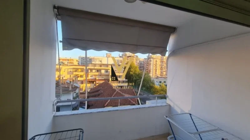 Tirane, jepet me qera apartament 3+1+Ballkon Kati 4, 110 m² 800 € (DON BOSCO)