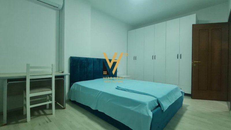 Tirane, jepet me qera apartament 3+1+Ballkon Kati 4, 110 m² 800 € (DON BOSCO)