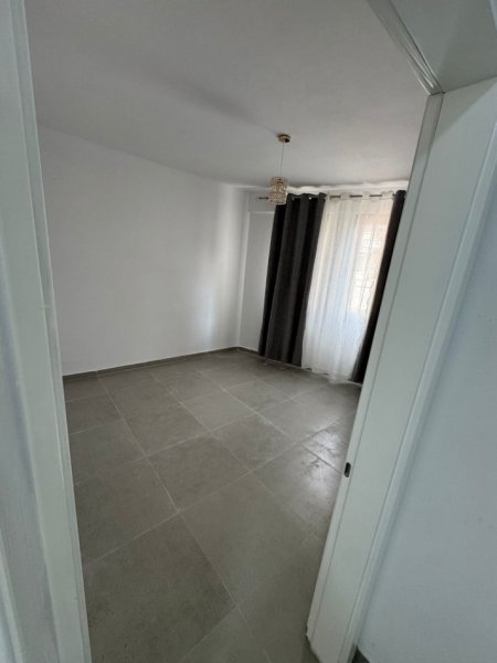 Tirane, jepet me qera apartament 2+1 Kati 7, 95 m² 700 € (ASTIR)