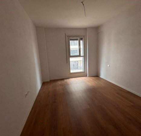 Tirane, jepet me qera apartament 2+1+Ballkon Kati 6, 100 m² 600 € 