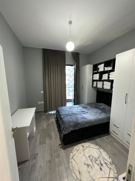 Tirane, jepet me qera apartament 3+1 Kati 5, 120 m² 1.200 € (SQUARE 21)