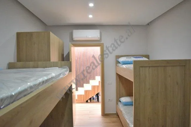 Tirane, jepet me qera apartament 5+1+Aneks+Ballkon Kati 6, 160 m² 1.500 € (RRUGA E DIBRES)