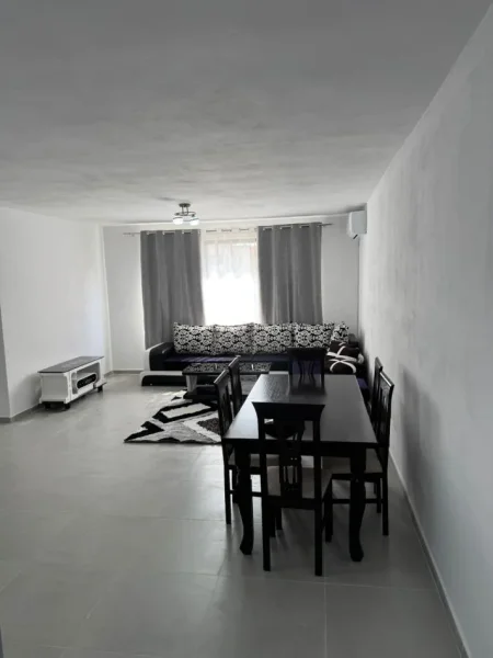 Tirane, jepet me qera apartament 2+1 Kati 7, 100 m² 600 €