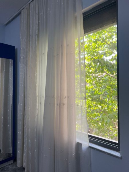 Tirane, jepet me qera apartament 2+1+Ballkon Kati 3, 90 m² 700 € (Bllok , rruga dora d&#039;istria)