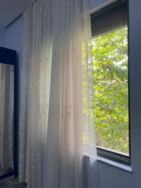 Tirane, jepet me qera apartament 2+1+Ballkon Kati 3, 90 m² 700 € (Bllok , rruga dora d'istria)