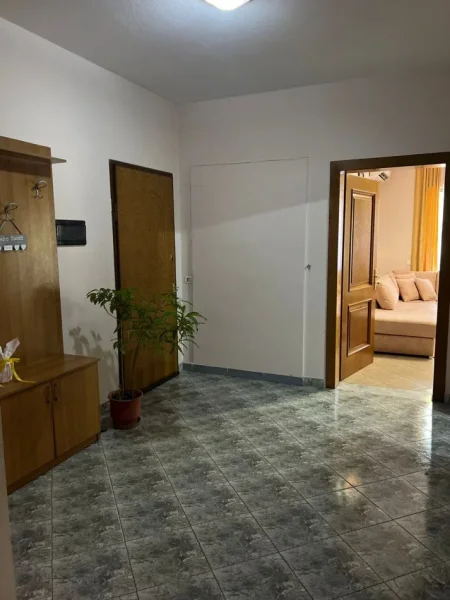 Tirane, jepet me qera apartament 2+1+Ballkon Kati 3, 90 m² 700 € (Bllok , rruga dora d'istria)