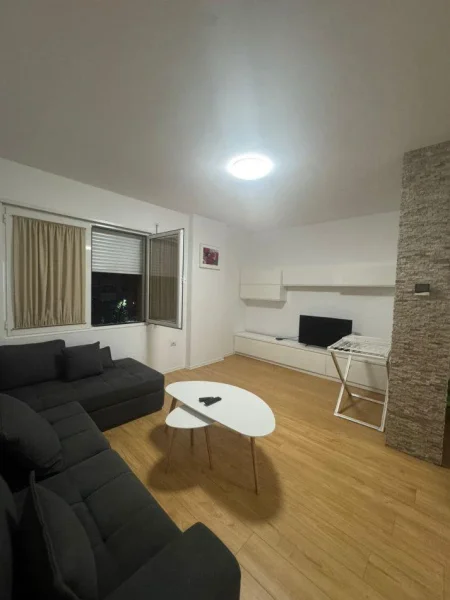 Tirane, jepet me qera apartament 1+1+Ballkon Kati 2, 81 m² 600 € (ASTIR)