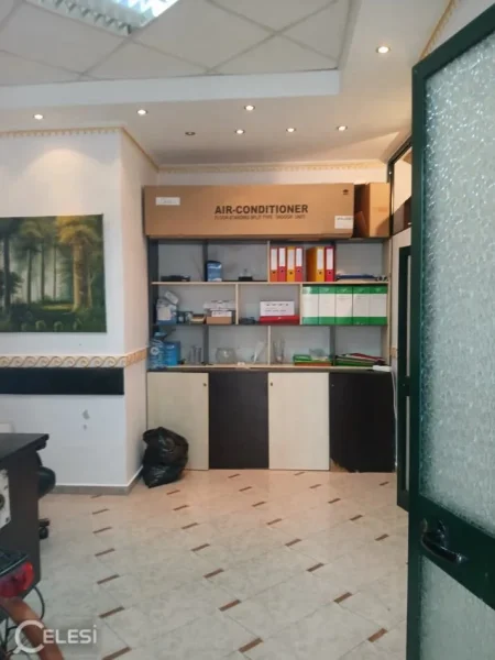 Tirane, jepet me qera ambjent biznesi Kati 0, 48 m² 450 € (21 DHJETORI)
