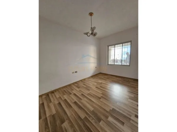 Durres, shitet apartament 2+1 , 130.000 €