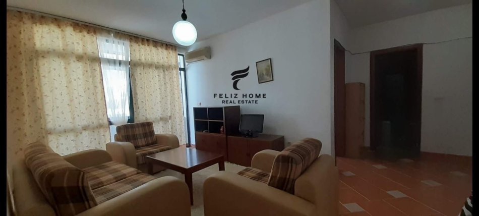 Tirane, jepet me qera apartament 1+1 Kati 8, 76 m² 600 € (PRANE GJYKATES SE TIRANES)