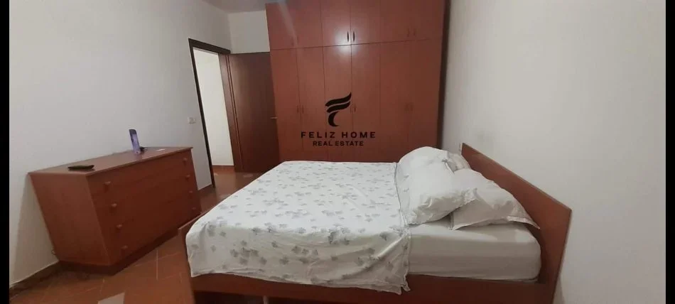 Tirane, jepet me qera apartament 1+1 Kati 8, 76 m² 600 € (PRANE GJYKATES SE TIRANES)