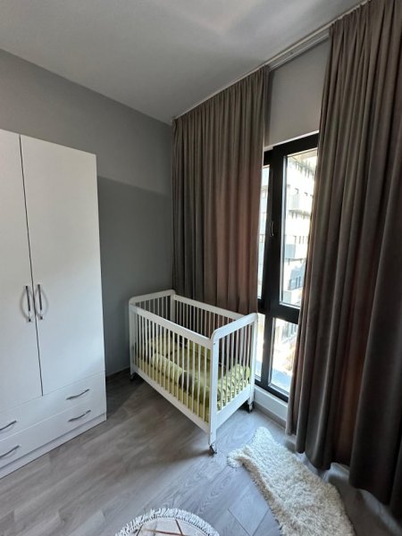 Tirane, jepet me qera apartament 3+1 , 120 m² 1.200 € (Kompleksi Square 21)