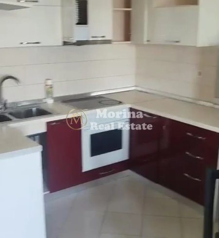 Tirane, jepet me qera apartament 2+1 Kati 7, 100 m² 300 € (Fresku)