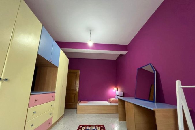 Tirane, jepet me qera apartament 2+1 Kati 5, 120 m² 700 € (bllok)