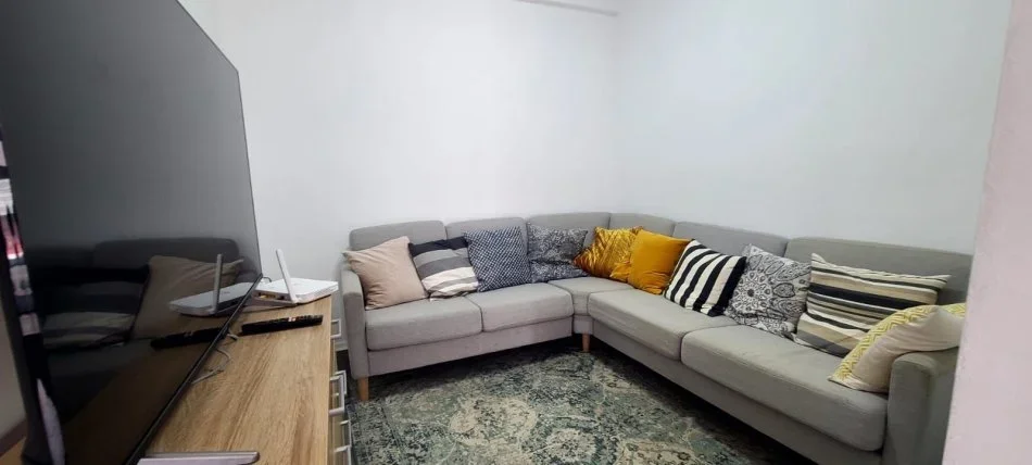 Tirane, jepet me qera apartament 1+1 Kati 5, 55 m² 650 € 