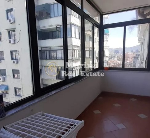 Tirane, jepet me qera apartament 1+1 Kati 8, 74 m² 600 € (Bulevardi Gjergj Fishta)