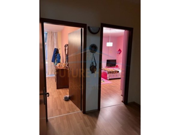 SHITET APARTAMENT 4+1 TEK RRUGA ELBASANIT