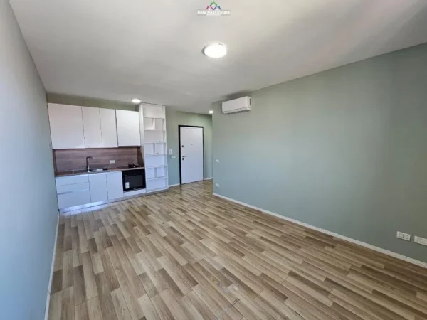 Tirane, jepet me qera zyre Kati 8, 66 m² 400 € (TEODOR KEKO)