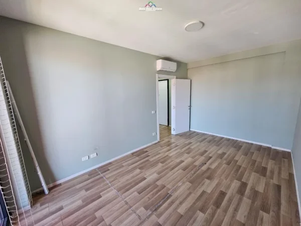 Tirane, jepet me qera zyre Kati 8, 66 m² 400 € (TEODOR KEKO)
