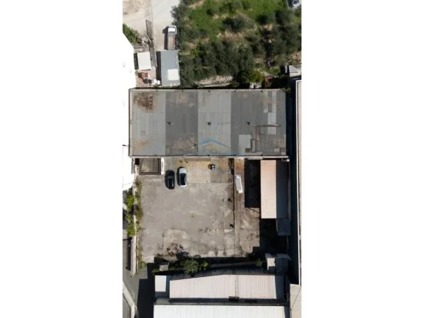 Shitet , Kapanon, Autostrada Tiranë-Durrës, 560 m², 1.200.000 €