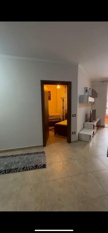 Tirane, jepet me qera apartament 2+1+Ballkon Kati 4, 85 m² 450 € 