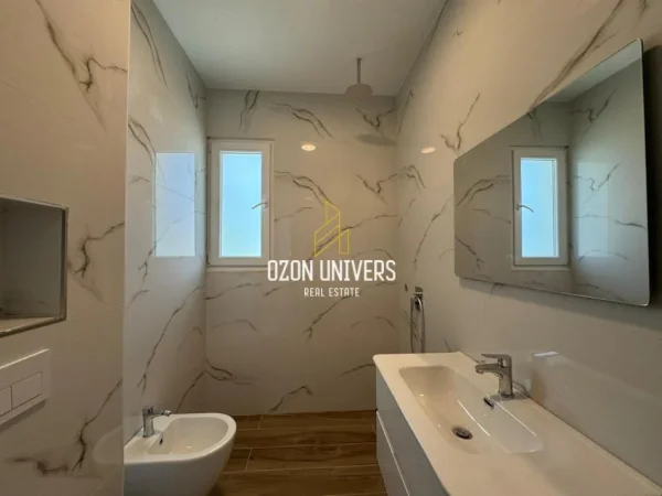 VILË NË SHITJE – SHKOZË!