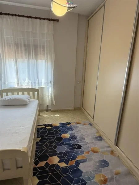 Tirane, jepet me qera apartament 2+1 Kati 5, 90 m² 65.000 leke te reja  (frosina plaku)