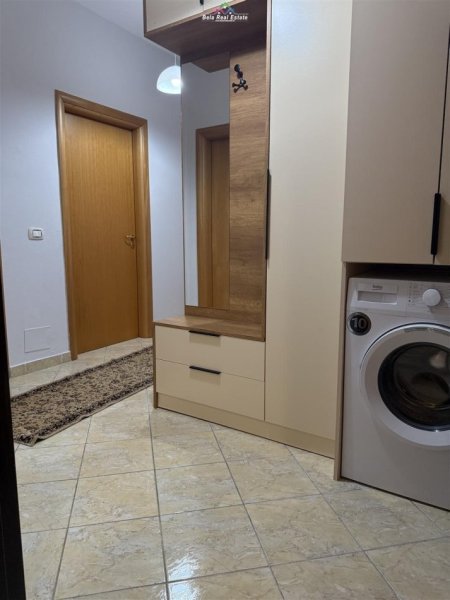 Tirane, jepet me qera apartament 2+1 Kati 5, 90 m² 65.000 leke te reja  (frosina plaku)