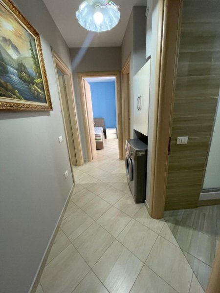 Tirane, jepet me qera apartament 2+1 Kati 3, 92 m² 750 € (21 dhjetori)