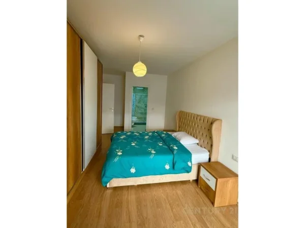 Tirane, jepet me qera apartament 2+1+Aneks+Ballkon Kati 4, 95 m² 750 € (Don Bosko)