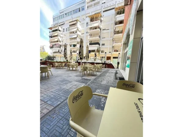 Tirane, shitet ambjent biznesi Kati 0, 80 m² 90.000 € (Delijorgji)