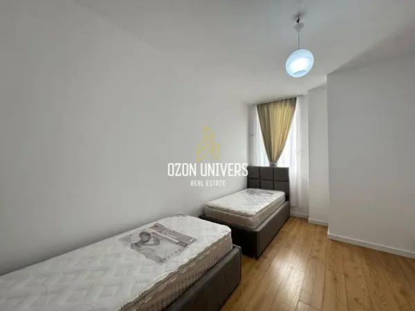 Tirane, jepet me qera apartament 2+1+Ballkon Kati 4, 115 m² 60,000 ALL (pranë Vilës L, Astir)