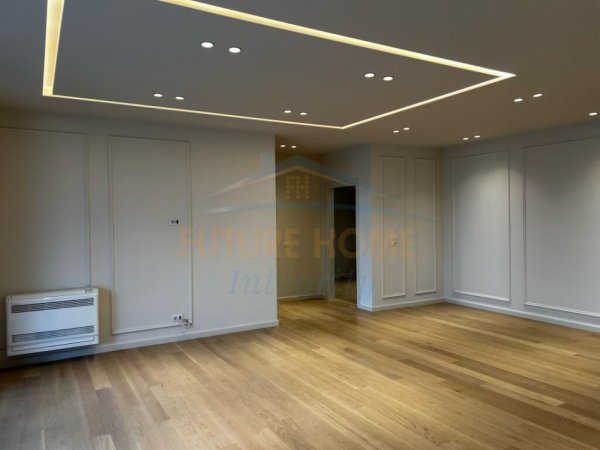 SHITET APARTAMENT 3+1+GARAZH PRANE PALLATIT TE BRIGADAVE