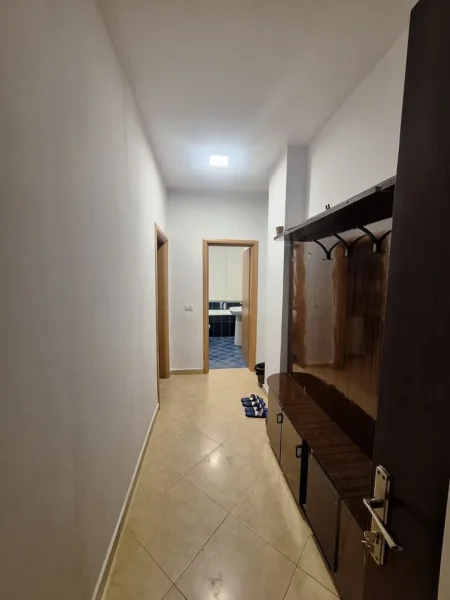 Tirane, jepet me qera garsonier 1+1 Kati 2, 45 m² 400 € (Rr Durresit / Ambasadat)