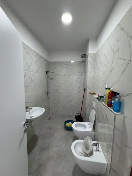 Tirane, shitet apartament 1+1+Ballkon Kati 3, 64 m² 77.999 € (Univers City 1+1 Gati Per Banim Pjeserisht I Mobiluar)