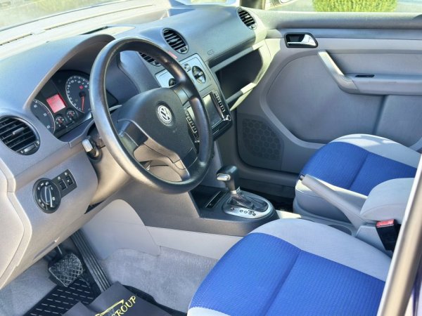 Durres, shitet makine VOLKSWAGEN CADDY 1.9 Nafte, blu e errët automatik Kondicioner