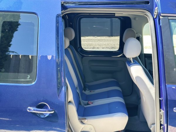 Durres, shitet makine VOLKSWAGEN CADDY 1.9 Nafte, blu e errët automatik Kondicioner