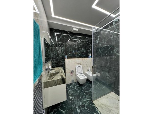 Tirane, shitet apartament 2+1+Aneks+Ballkon Kati 5, 99 m² 320.000 € (kodra e diellit)