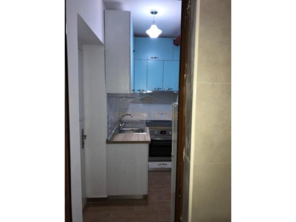 Tirane, shitet garsonier Kati 1, 20 m² 55.000 € (Rruga Ferit Xhajko)