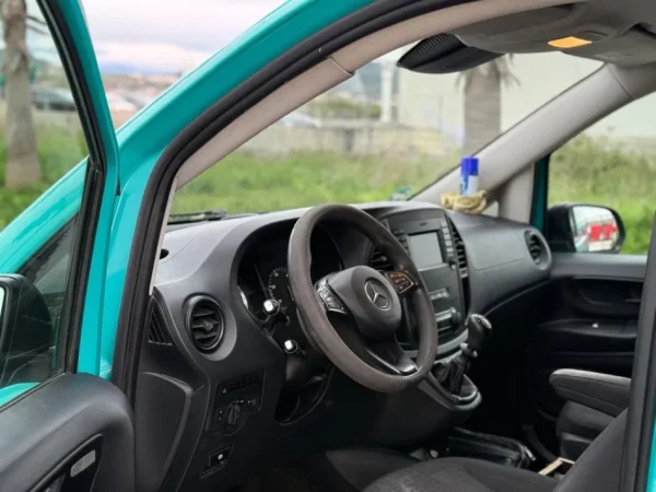 Lushnje, shes Mercedes Benz Vito Nafte, manuale 13.500 €