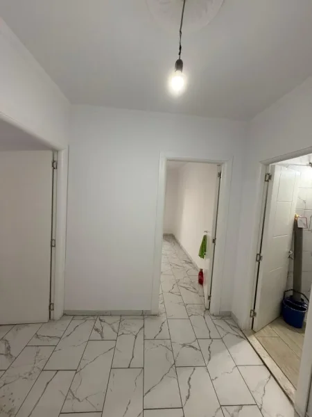 Tirane, shitet apartament 1+1+Ballkon Kati 5, 74 m² 163.000 € (Rruga Haxhi Hysen Dalliu, Stacioni Trenit)