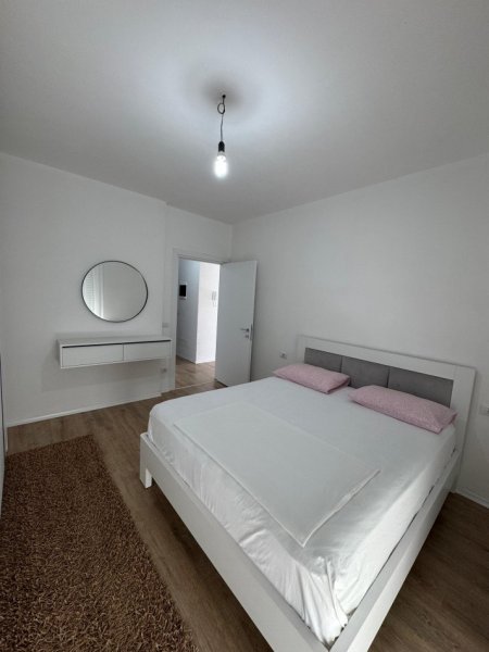 Tirane, jepet me qera apartament 2+1+Ballkon Kati 3, 93 m² 450 € (Univers City 2+1 Post Parkimi Mobilim Luksoz)