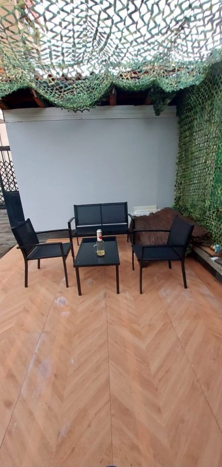 Tirane, Jepet me qera apartament 1+1 ne Qender Kati 0, 105 m² 650 Euro (Rruga Comeve)